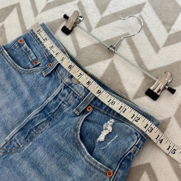 Levi's Premium Ribcage Short Tango Beach size 27 Button front Cheeky shorts - Picture 10 of 12